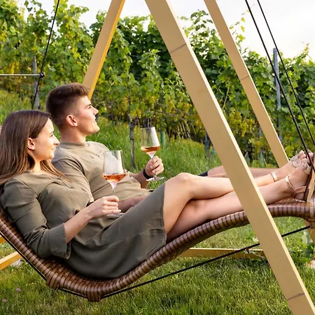ファームステイ Weingut-wohlfuehlzimmer Adam-lieleg