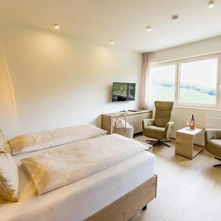 ファームステイ Weingut-wohlfuehlzimmer Adam-lieleg *