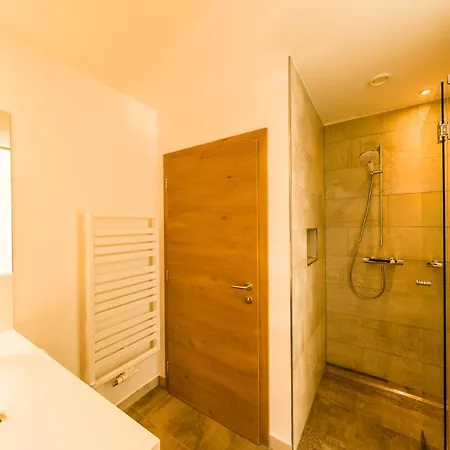 Weingut-wohlfuehlzimmer Adam-lieleg