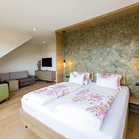 Weingut-wohlfuehlzimmer Adam-lieleg ファームステイ
