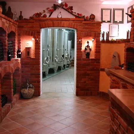 Gospodarstwo agroturystyczne Weingut-wohlfuehlzimmer Adam-lieleg *