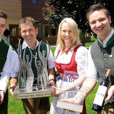 Weingut-wohlfuehlzimmer Adam-lieleg Gospodarstwo agroturystyczne