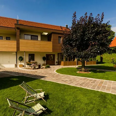 Weingut-wohlfuehlzimmer Adam-lieleg Leutschach