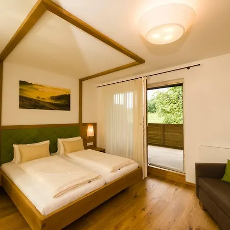 Weingut-wohlfuehlzimmer Adam-lieleg ファームステイ