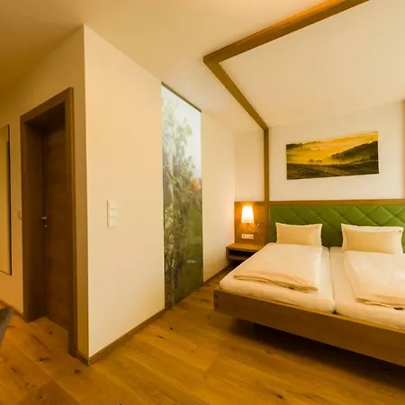 Weingut-wohlfuehlzimmer Adam-lieleg ファームステイ
