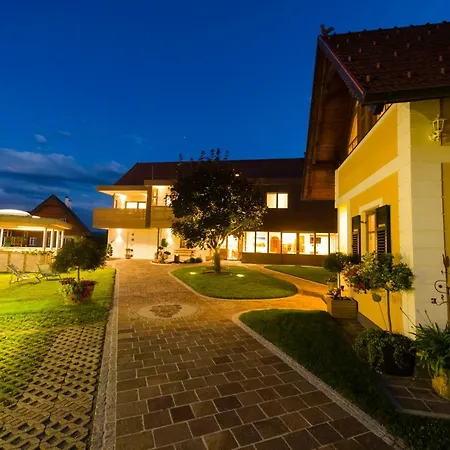 ファームステイ Weingut-wohlfuehlzimmer Adam-lieleg