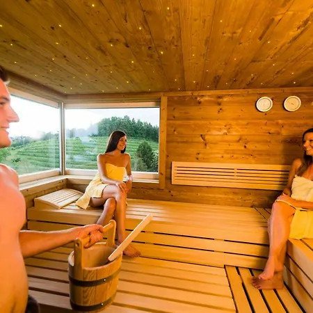 Weingut-wohlfuehlzimmer Adam-lieleg ファームステイ *
