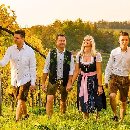 Weingut-wohlfuehlzimmer Adam-lieleg * Leutschach