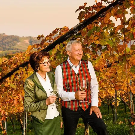 Weingut-wohlfuehlzimmer Adam-lieleg Farmház